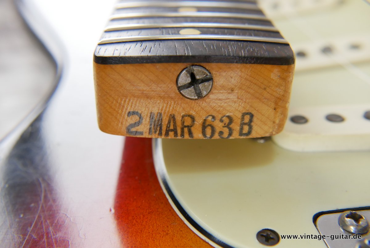 Vintage Bench Test Fender Stratocaster Off