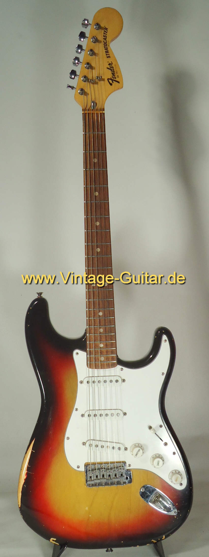 Vintage! 1976 Fender Stratocaster 3-Bolt Double-Cut Electric
