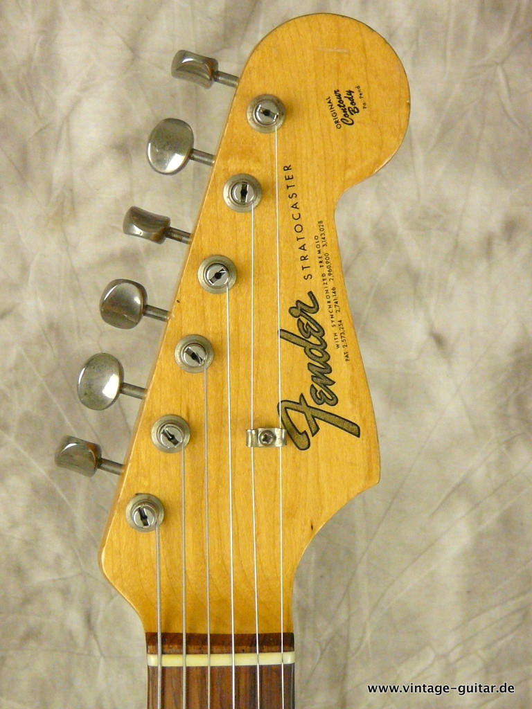Plaque de protection précâblée Stratocaster sans fil SSS Vintage de Fender  - parchemin