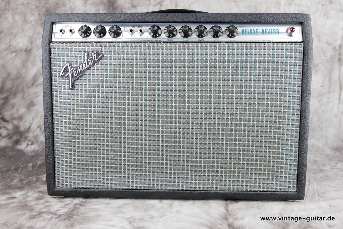 Fender_Deluxe_Reverb_1980_silverface-001.JPG