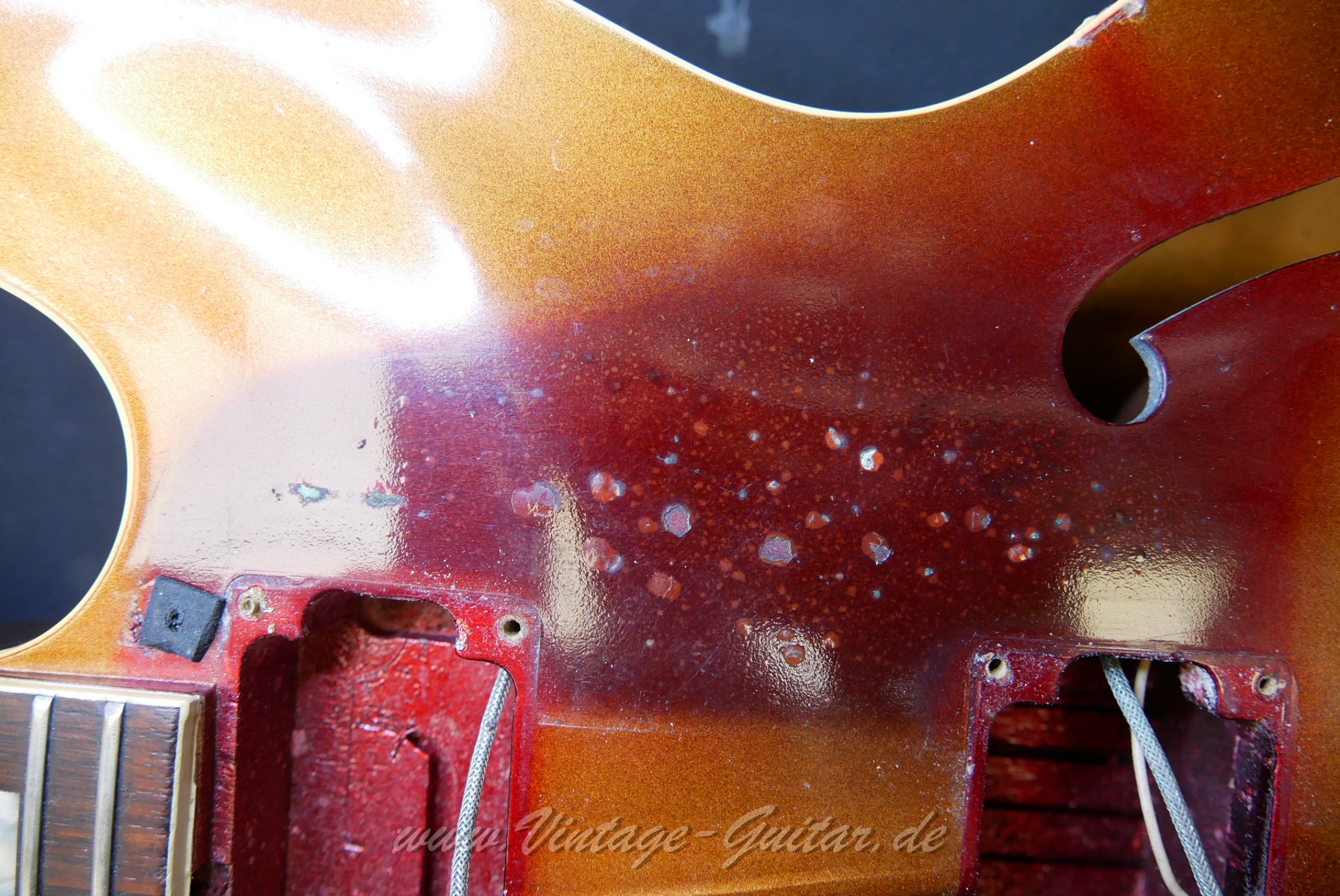 img/vintage/4323/Gibson_ES_335_sparkling_burgundy_1968-021006.JPG