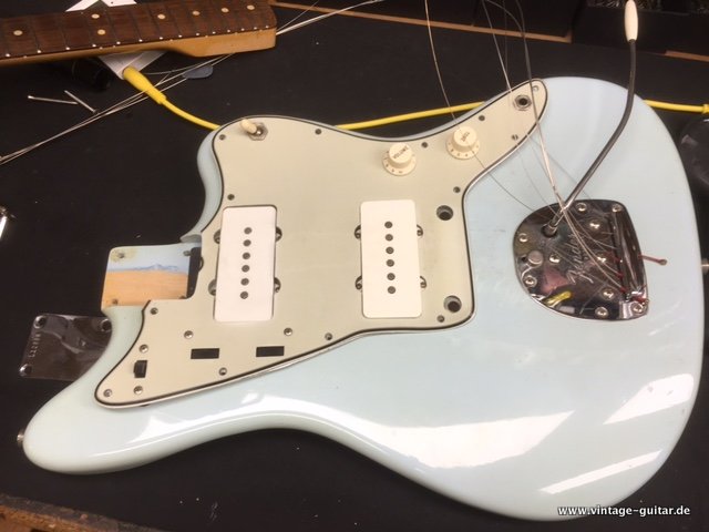 Fender-Jazzmaster-1964-sonic-blue-original-028.JPG