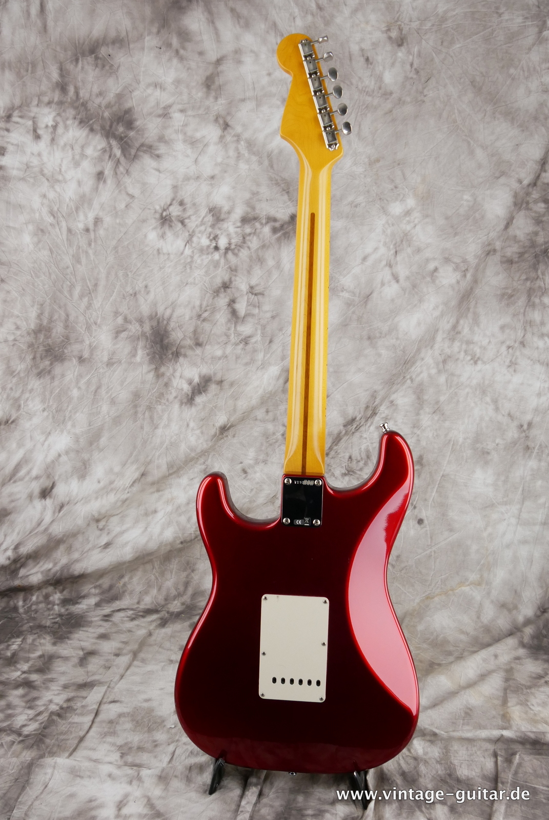 Fender_Stratocaster_Vintage_Hot_Rod_candy_apple_red_USA_2010-002.JPG