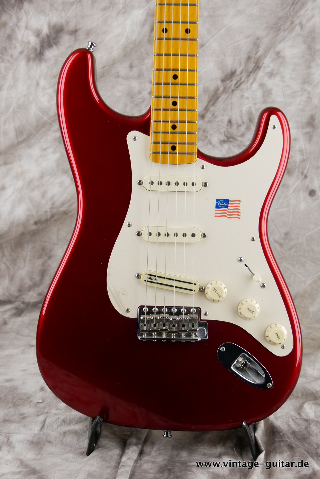 Fender_Stratocaster_Vintage_Hot_Rod_candy_apple_red_USA_2010-003.JPG