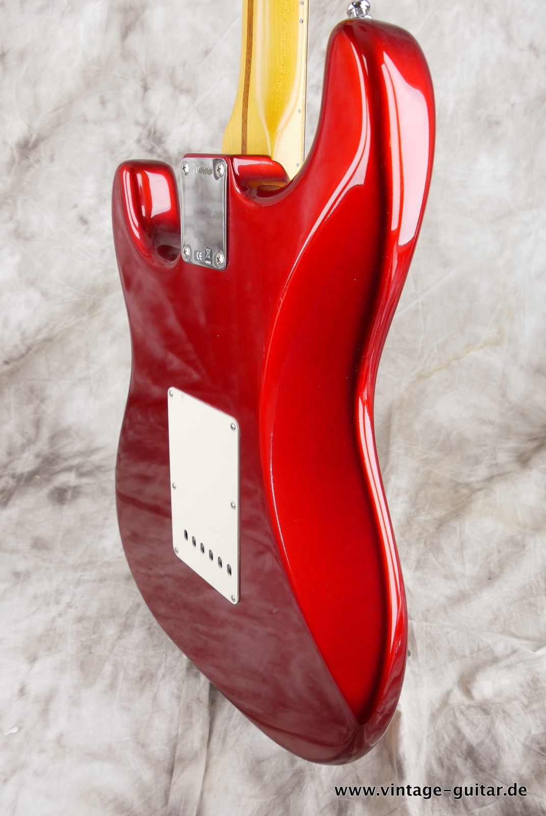 Fender_Stratocaster_Vintage_Hot_Rod_candy_apple_red_USA_2010-008.JPG