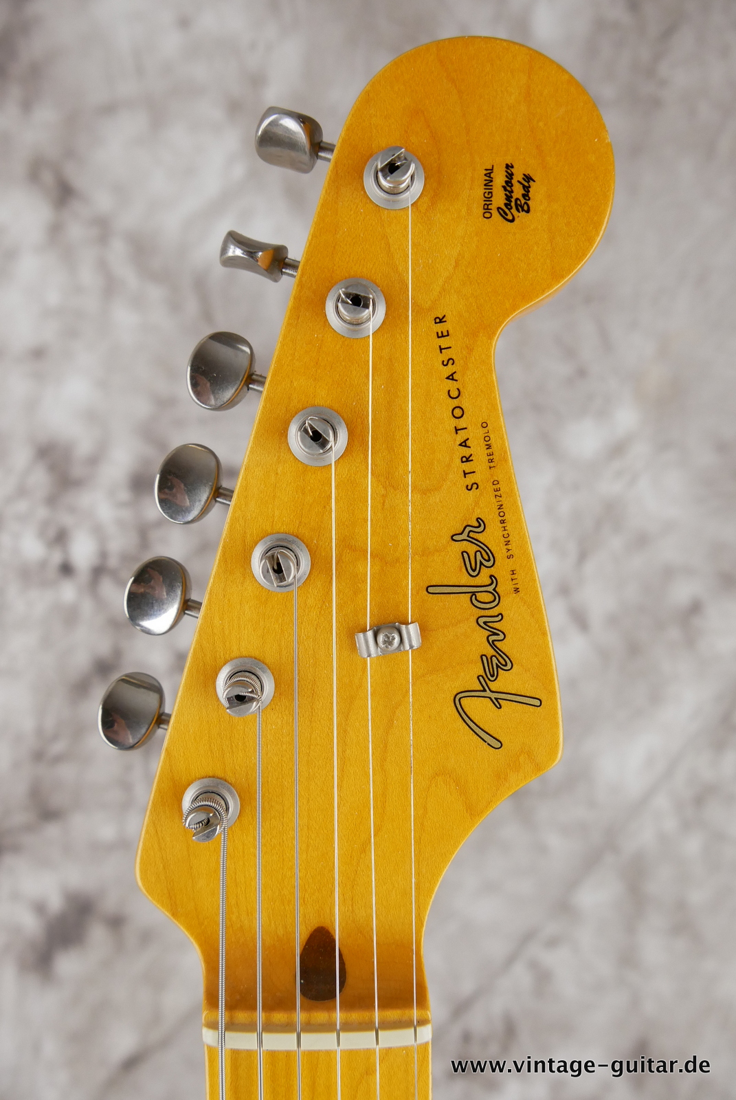 Fender_Stratocaster_Vintage_Hot_Rod_candy_apple_red_USA_2010-009.JPG