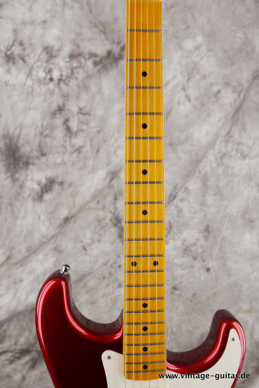 Fender_Stratocaster_Vintage_Hot_Rod_candy_apple_red_USA_2010-011.JPG