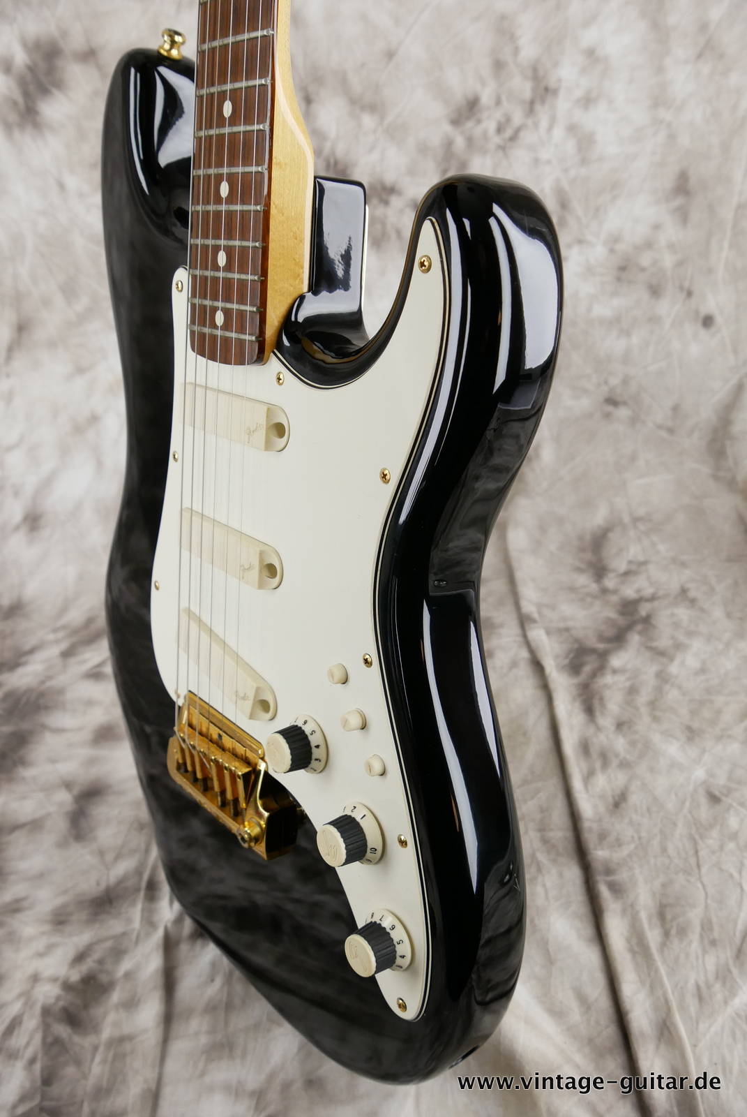 Fender_Stratocaster_elite_USA_black_1983-006.JPG