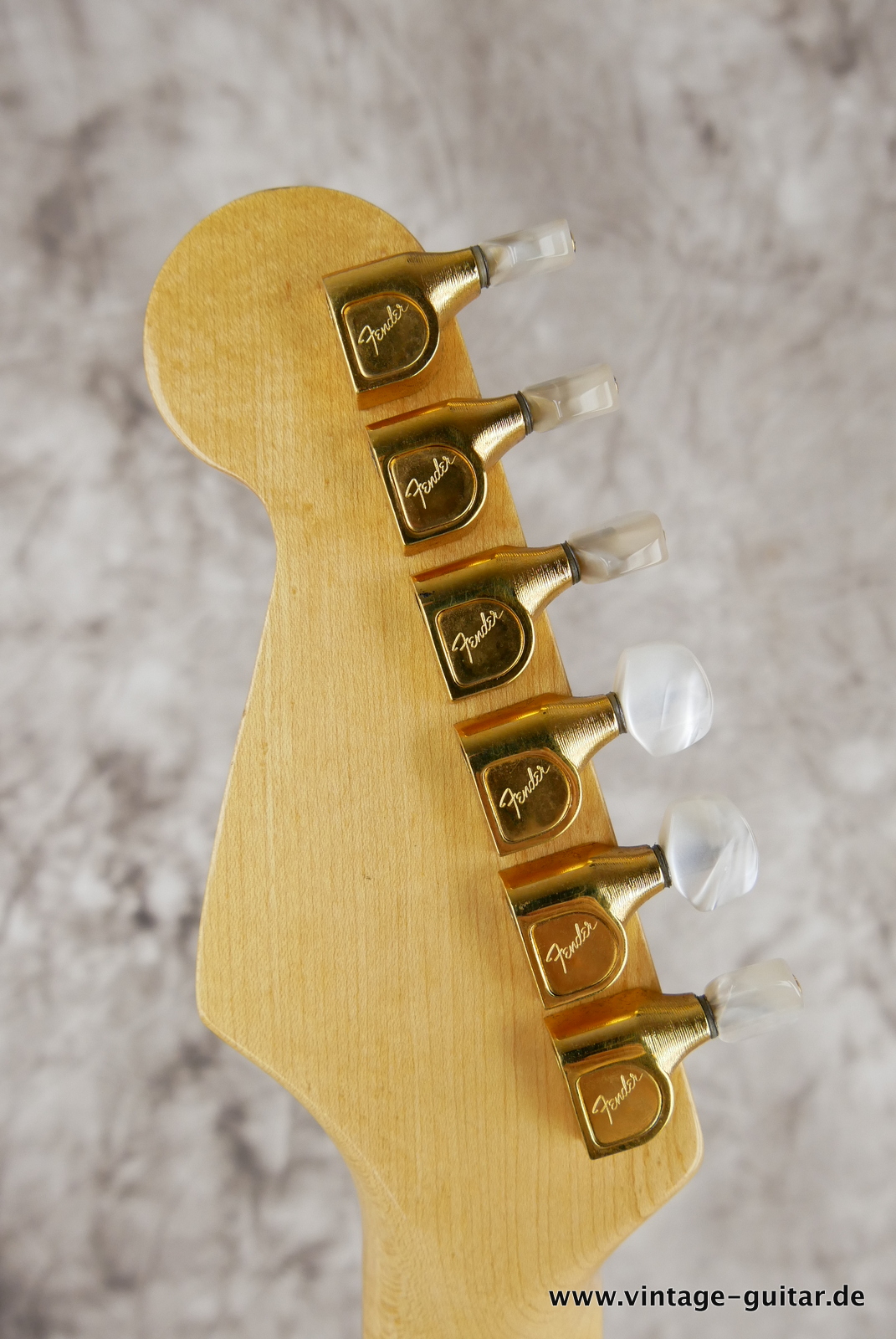 Fender_Stratocaster_elite_USA_black_1983-010.JPG