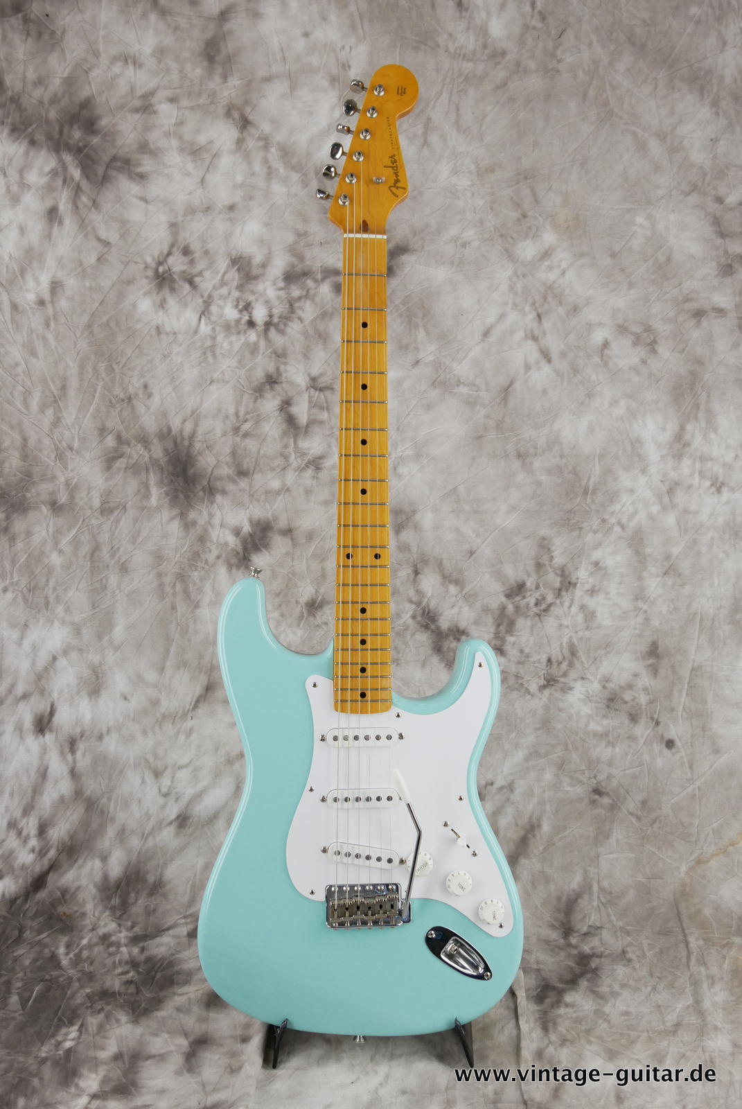 Fender-Stratocaster-ST62:ST54-Japan-1996-seafoam-green-001.JPG