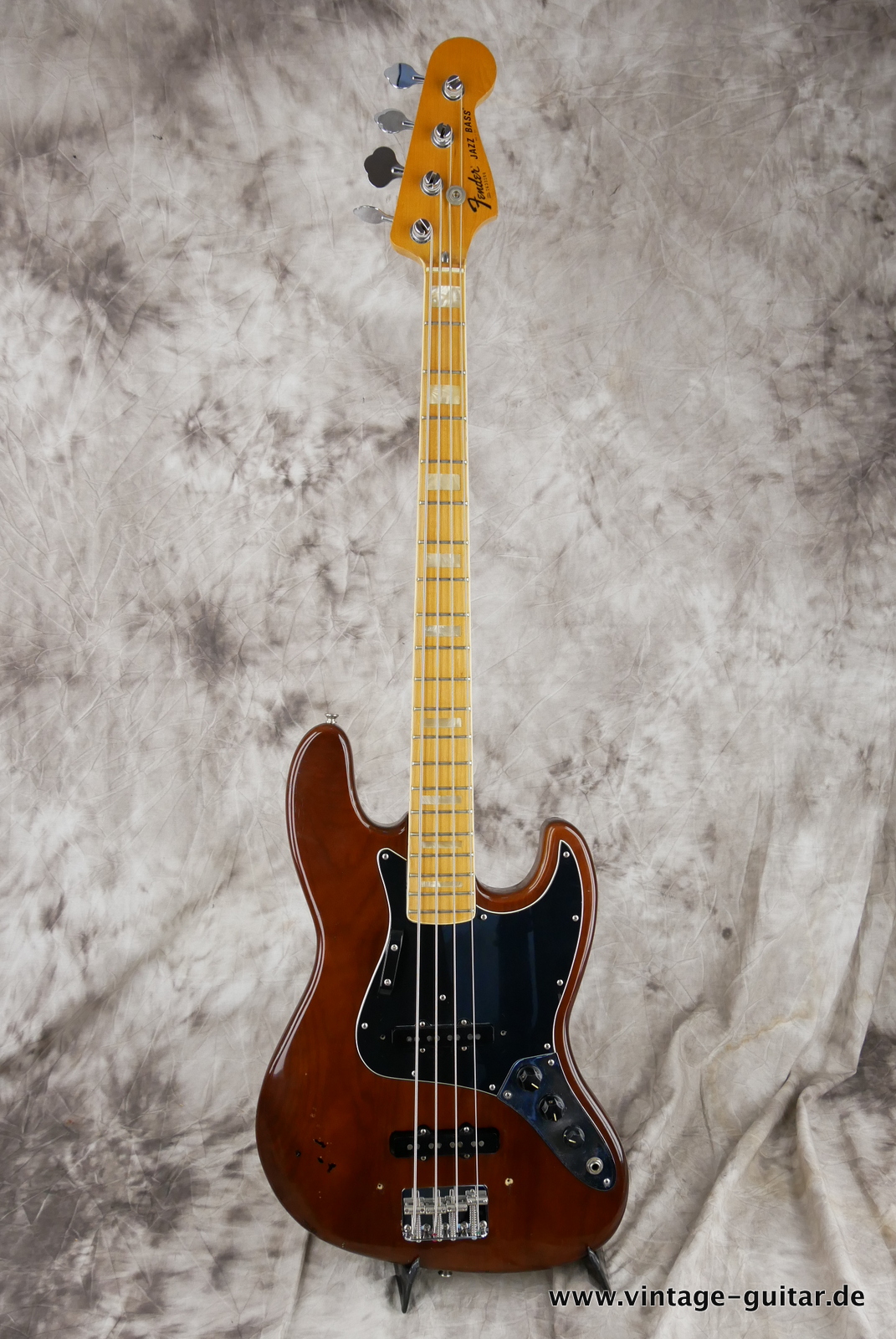Fender-Jazz-Bass-1976-mocha-001.JPG