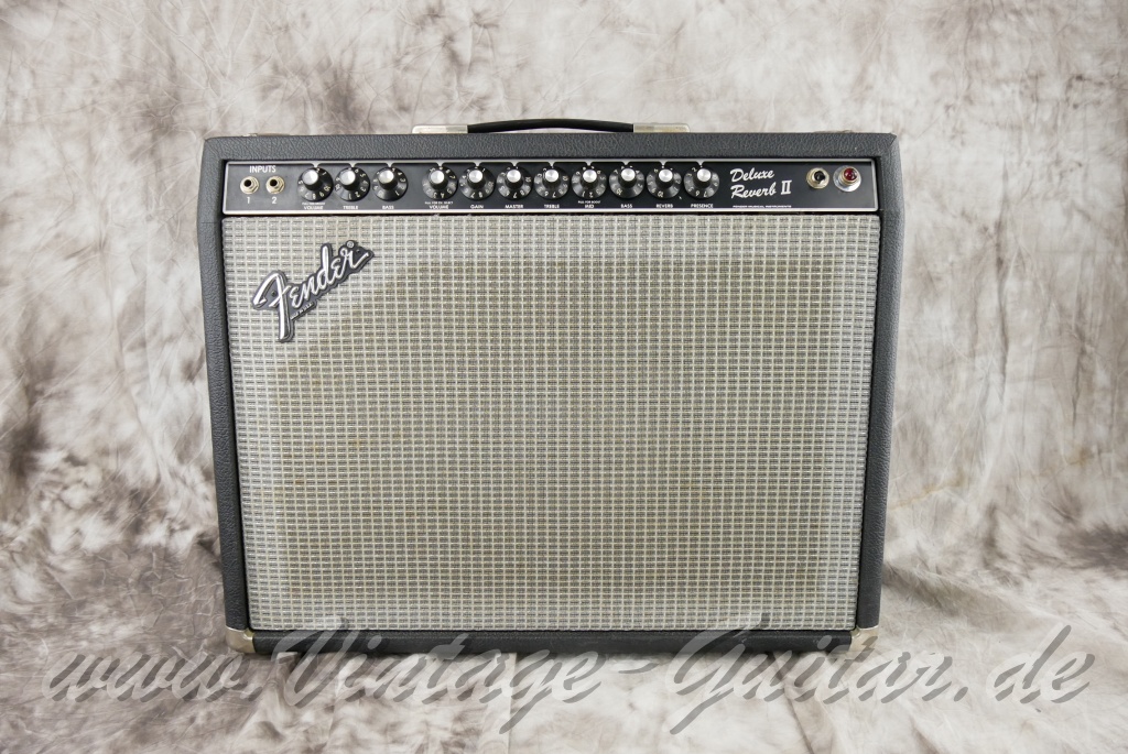 Fender-Deluxe-Reverb-II-Handwired-1982-black-tolex-01.jpg