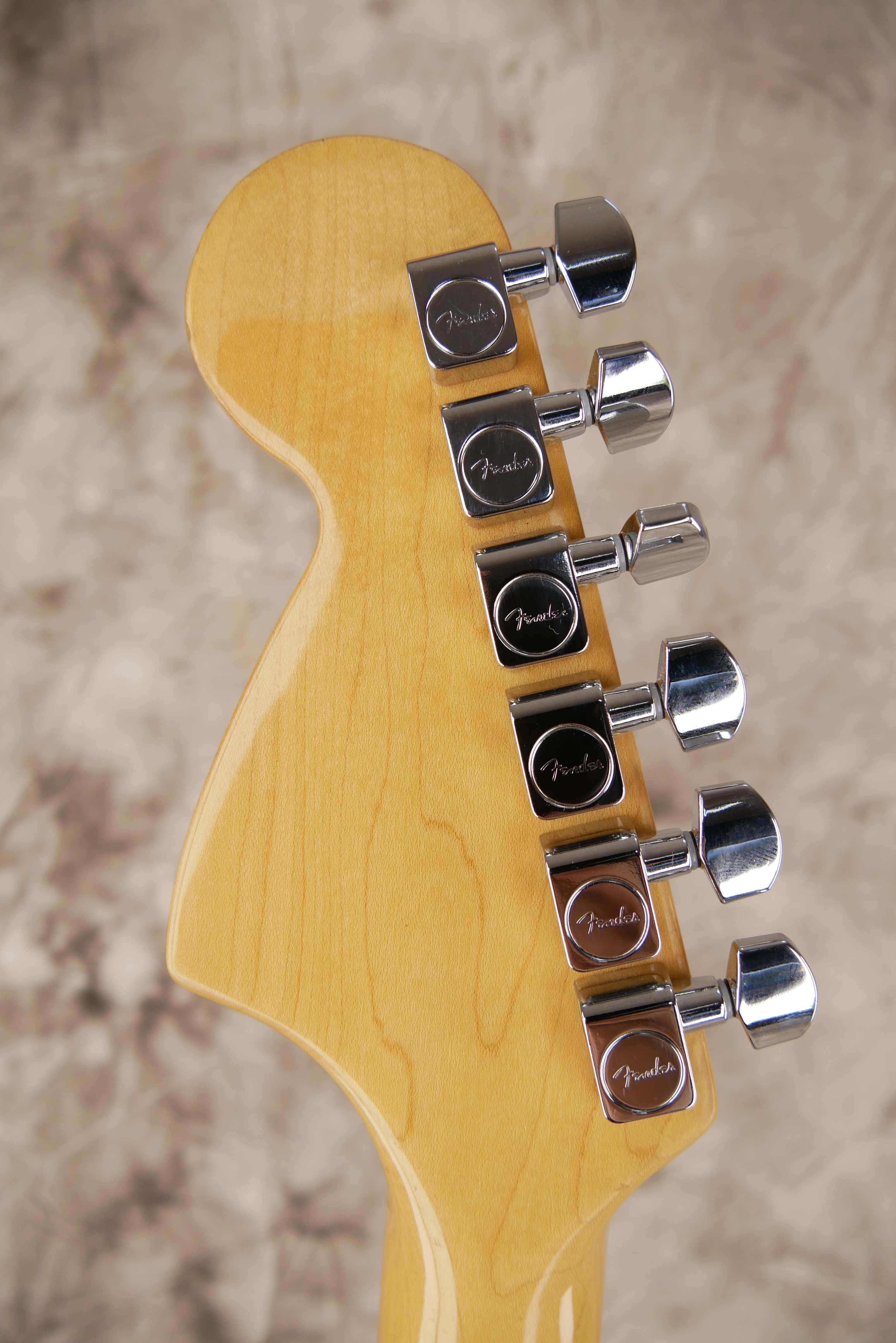 img/vintage/5834/Fender_Telecaster_Deluxe_natural_USA_1981-004.JPG