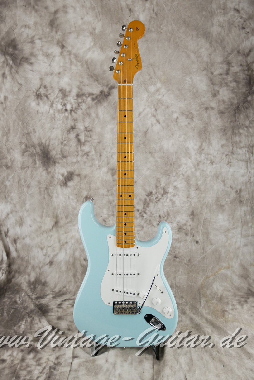 Fender-Stratocaster-Classic-Series-50s-MIM-001.JPG