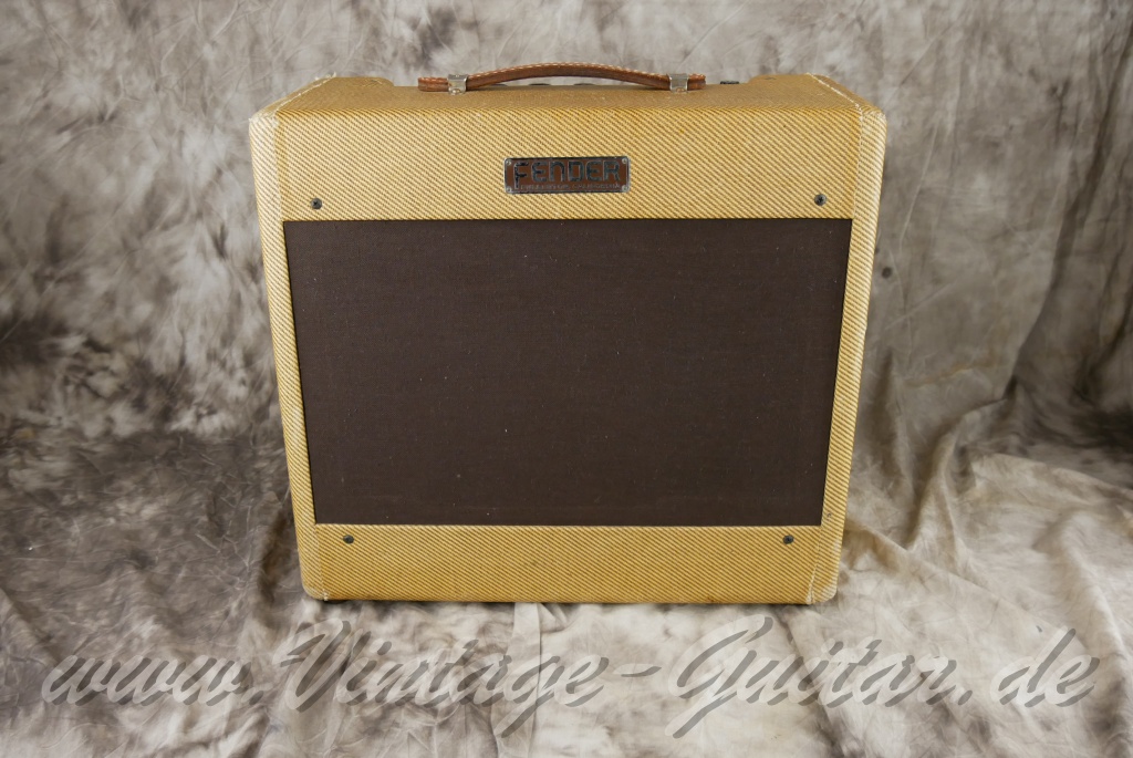 Fender-Deluxe-Model-5D3-110V-1954-Tweed-01.jpg