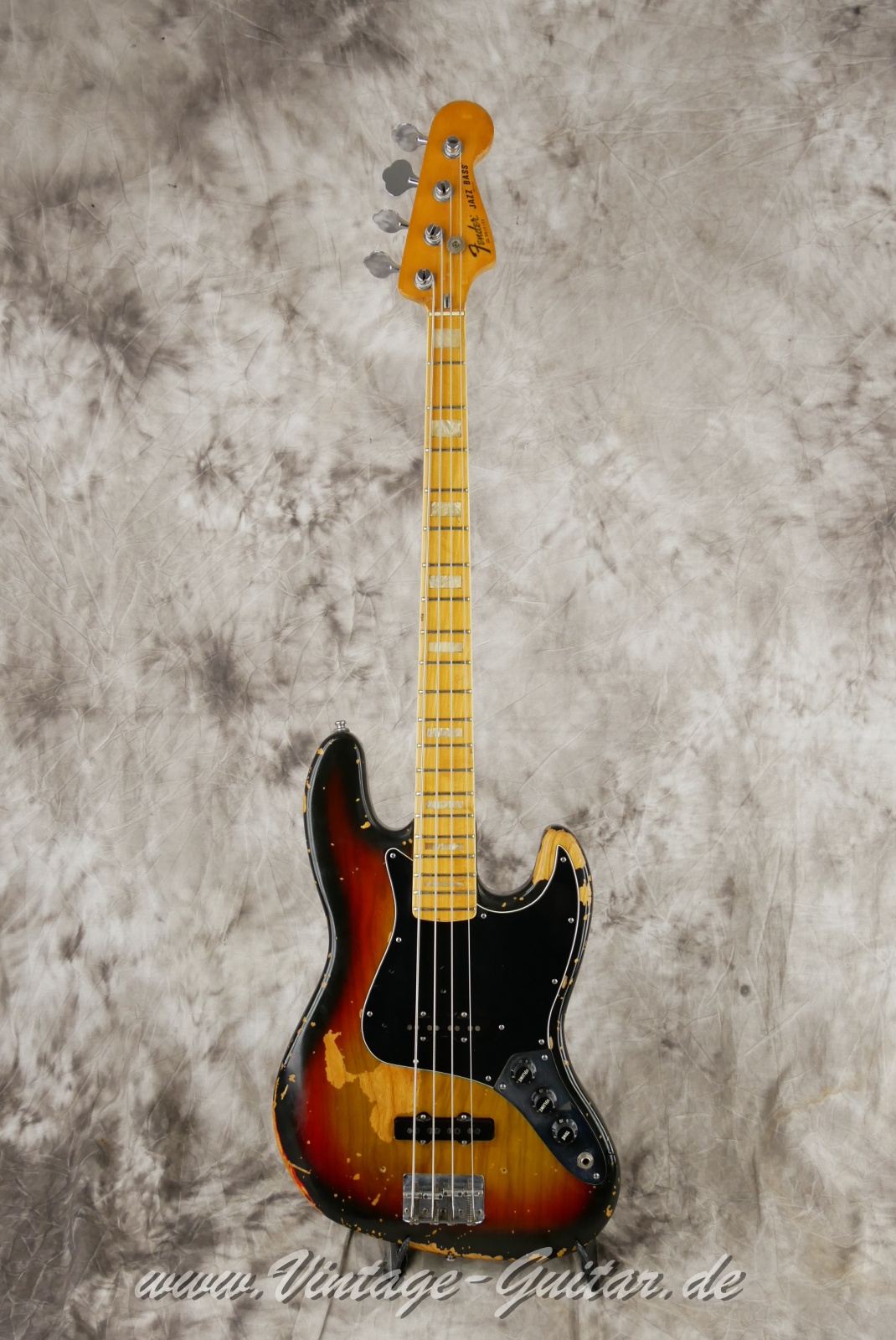 Fender-Jazz-Bass-1979-Sunburst-001.jpg