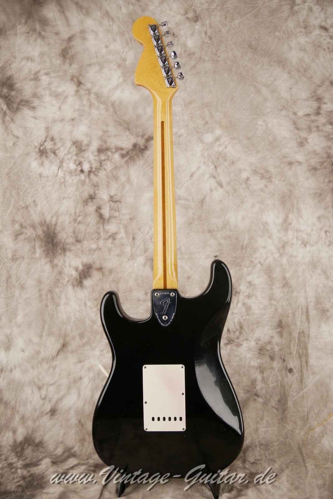 Fender-Stratocaster-1973-black-002.jpg