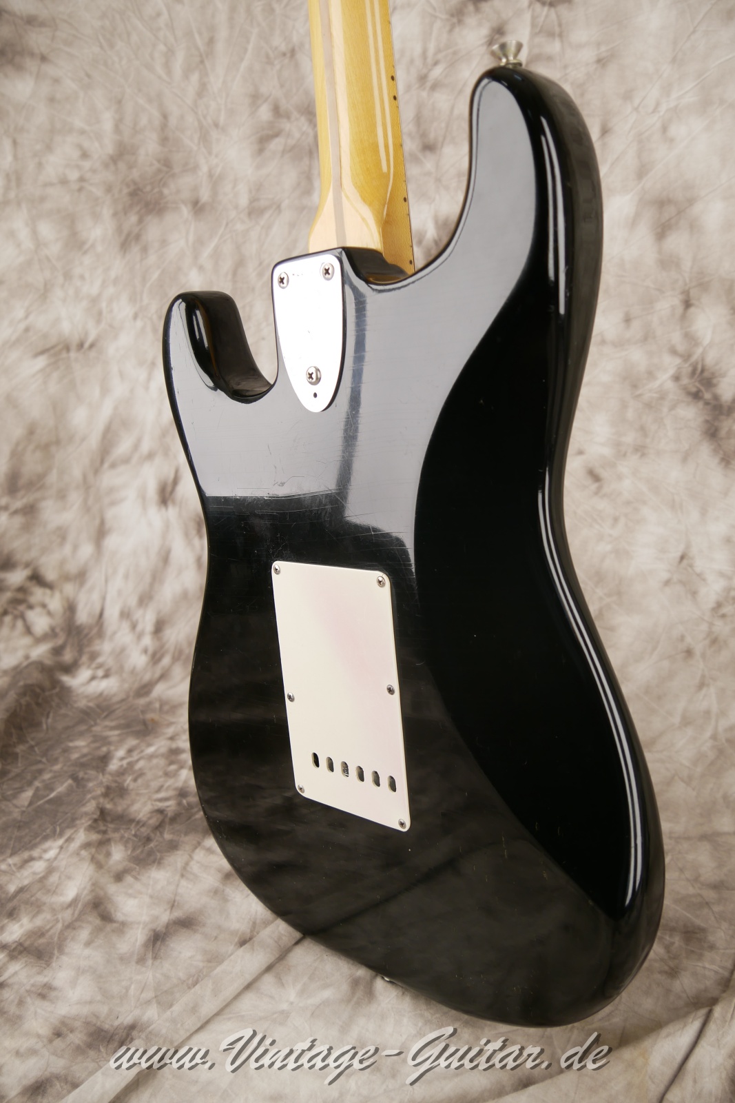 Fender-Stratocaster-1973-black-011.jpg