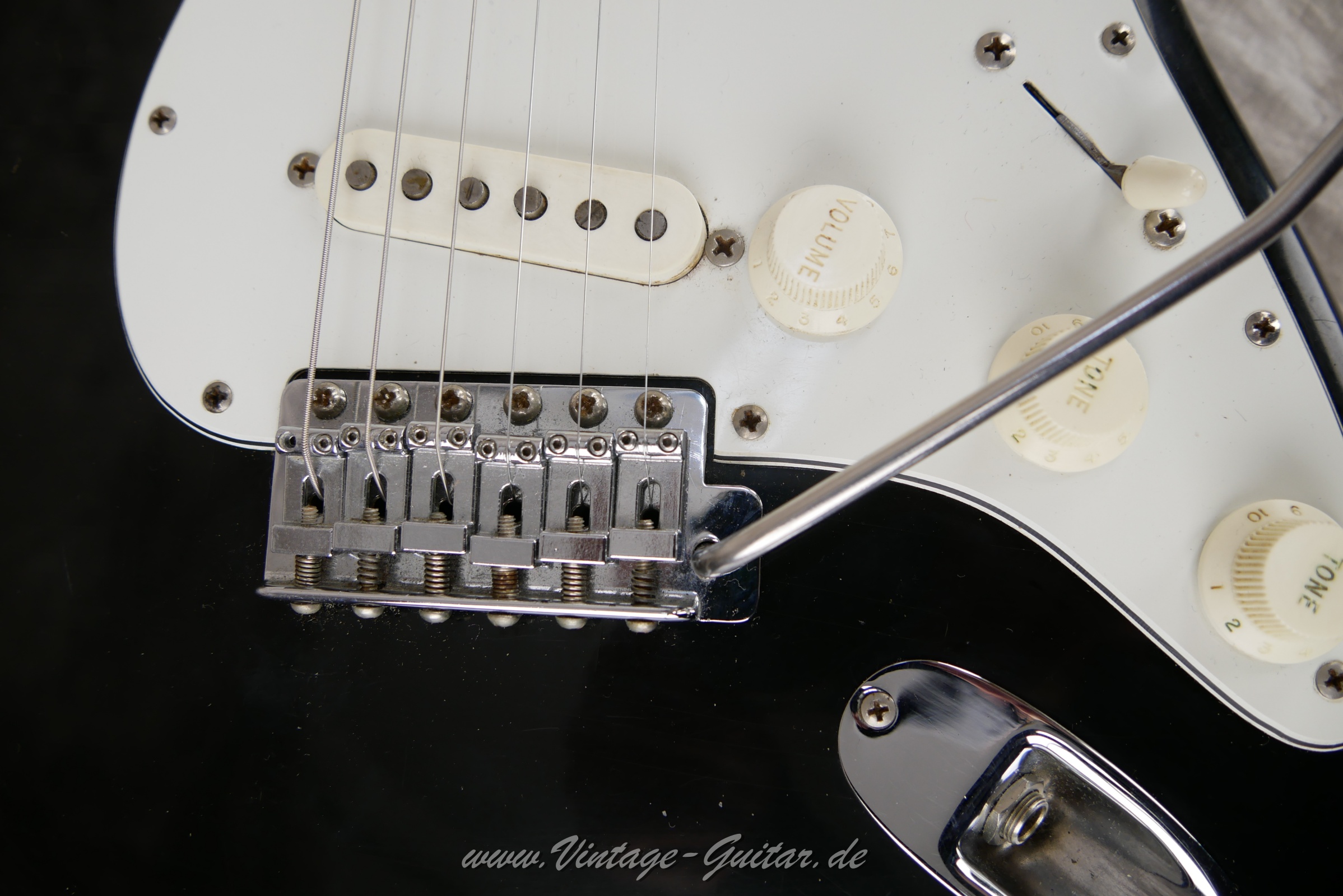 Fender-Stratocaster-1973-black-025.jpg