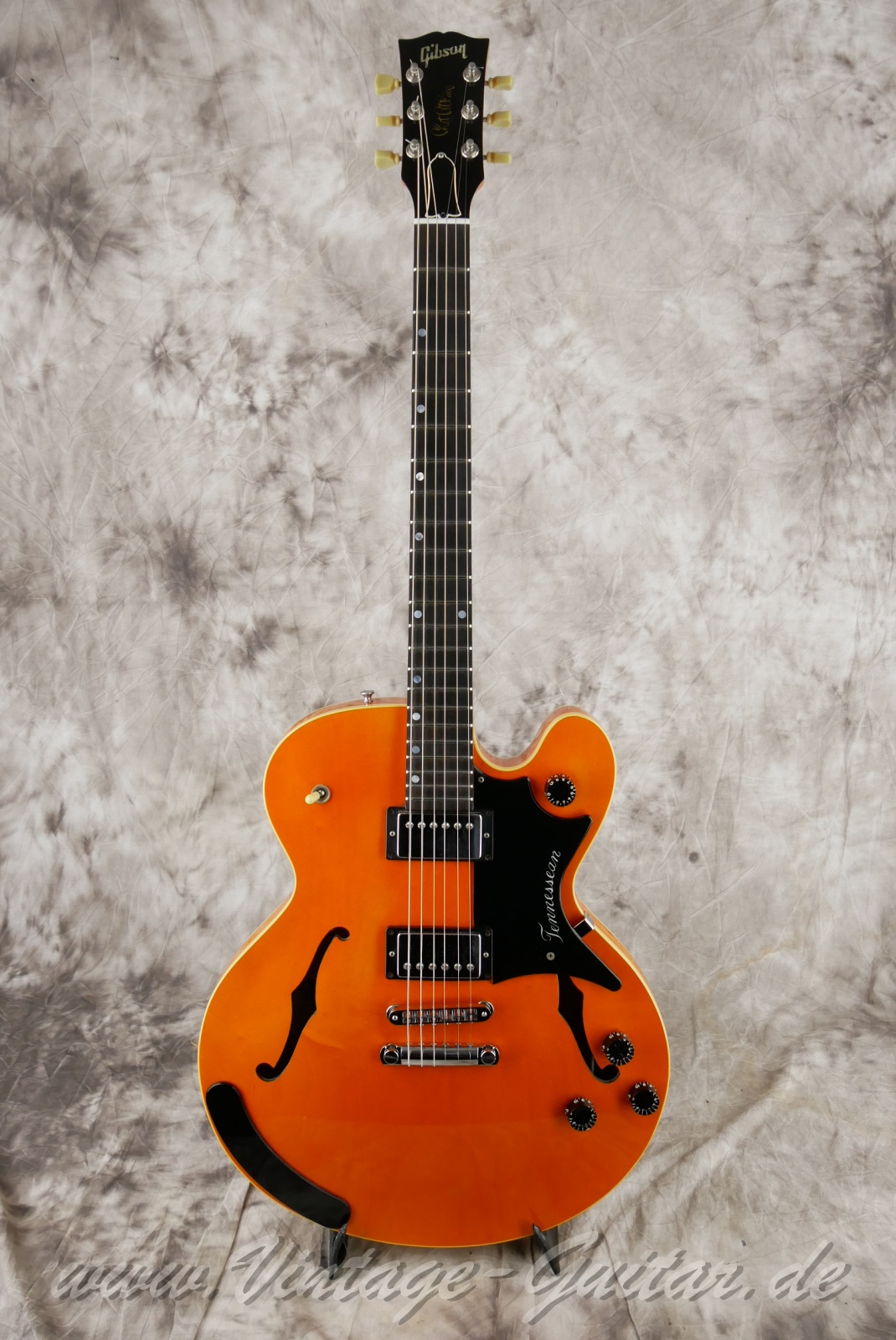 Gibson_chet_atkins_tennessean_1994_sunrise_orange_usa-01.jpg Gibson_chet_atkins_tennessean_1994_sunrise_orange_usa-01.jpg