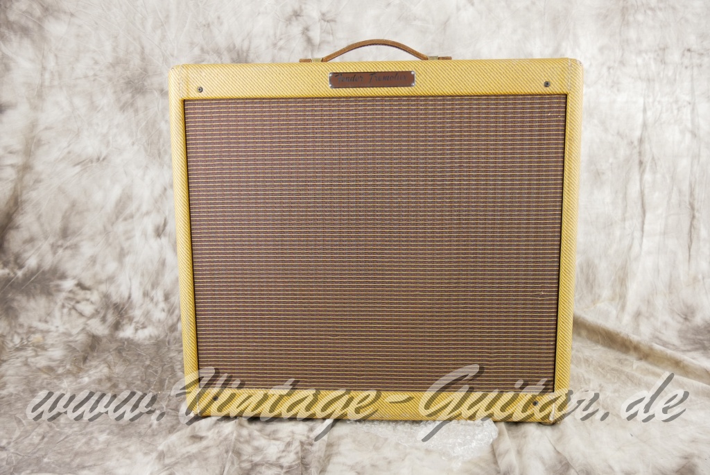 img/vintage/6026/Fender_Tremolux_5G9_1x12_Tweed_narrow_panel_1960-001.jpg