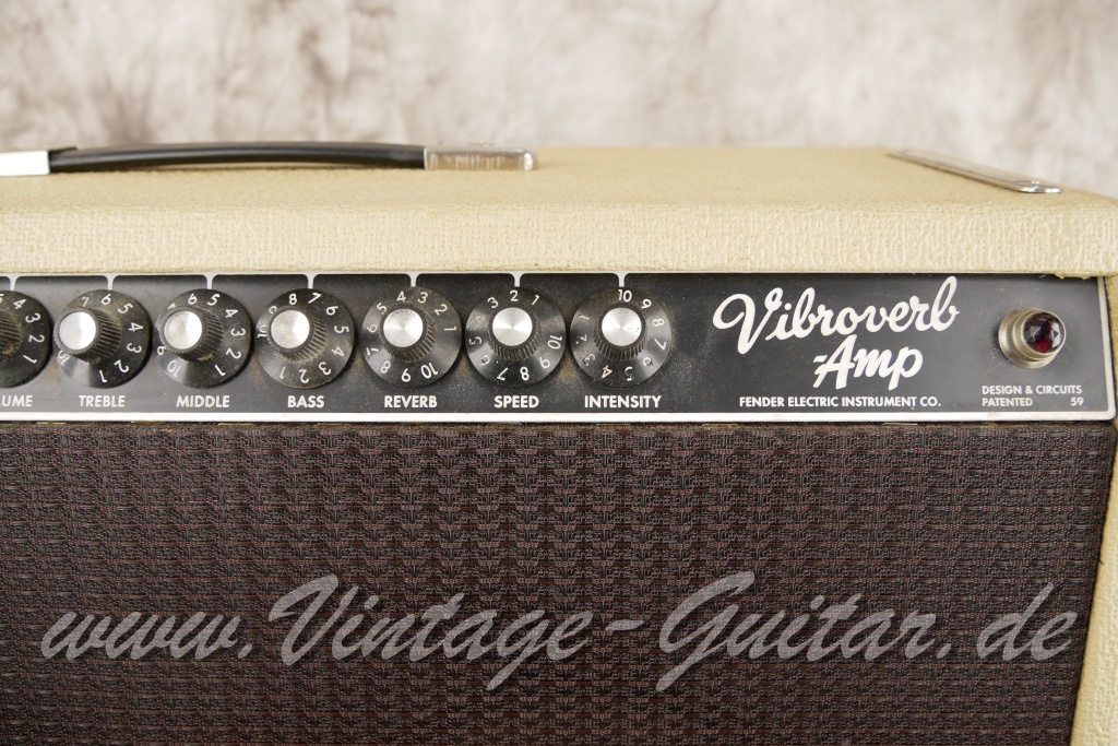 img/vintage/6028/Fender_Bandmaster_Reverb_silverface_110V_1971_rebuilt_2x10_combo_blonde-006.jpg