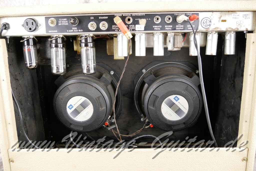 img/vintage/6028/Fender_Bandmaster_Reverb_silverface_110V_1971_rebuilt_2x10_combo_blonde-009.JPG