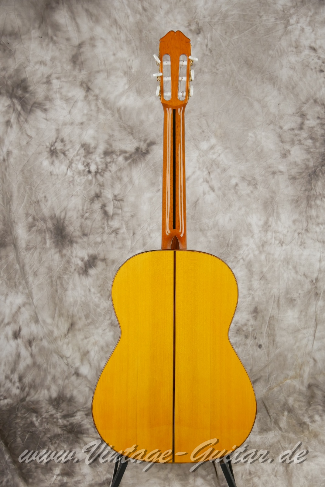 img/vintage/6056/Manuel_Raimundo_145F_Flamenco_cypress_body_Spain_2004-002.jpg