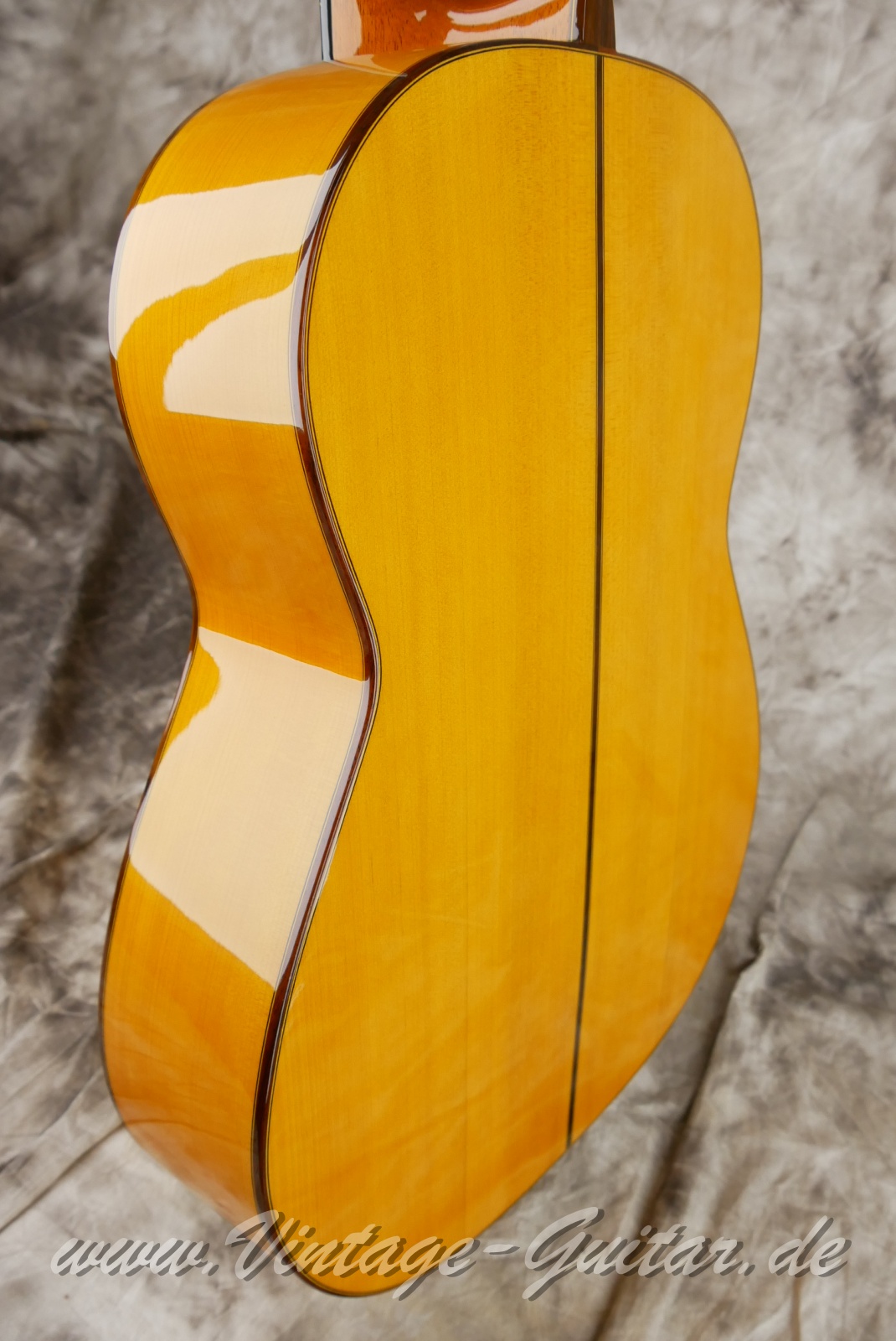 img/vintage/6056/Manuel_Raimundo_145F_Flamenco_cypress_body_Spain_2004-011.jpg