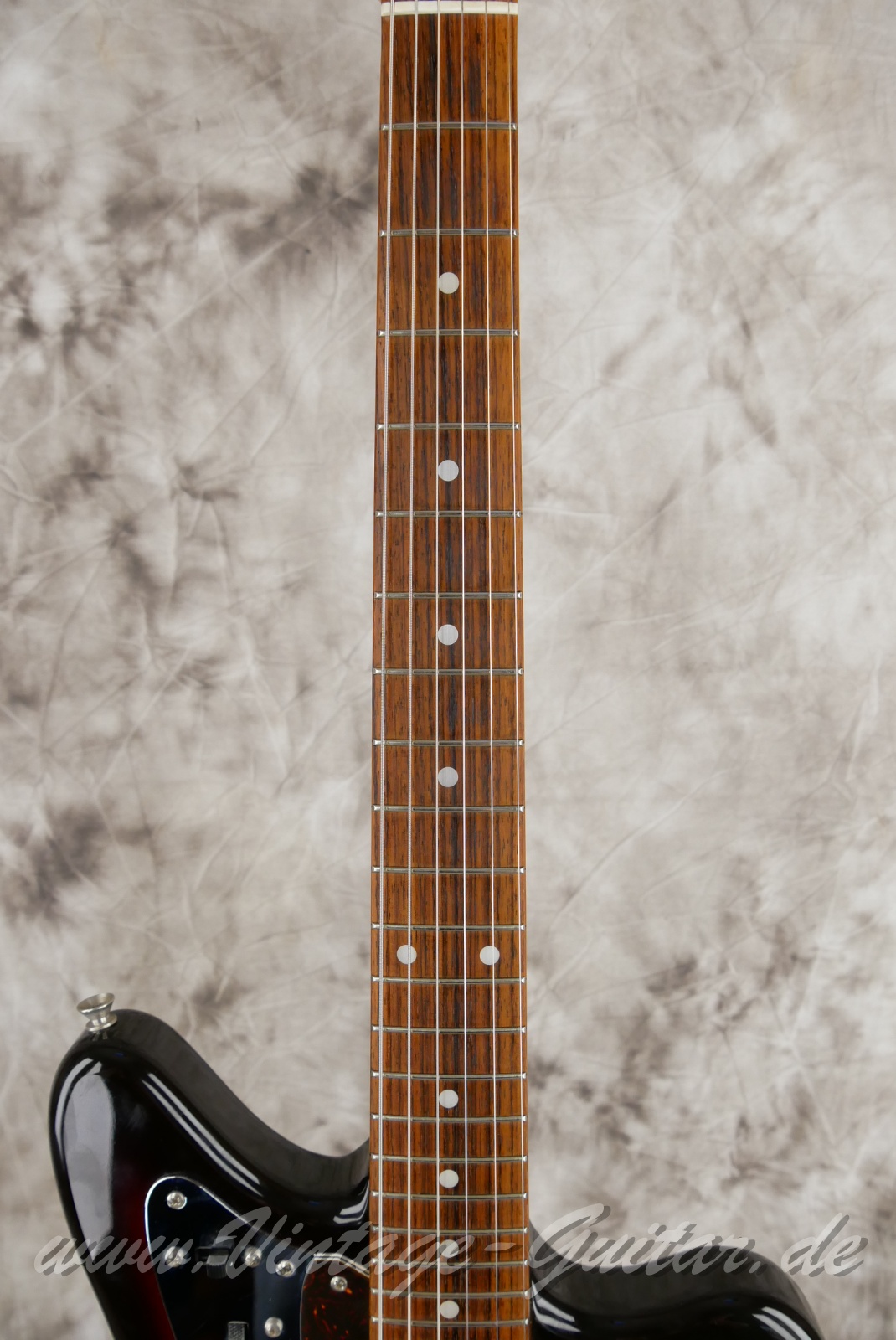 img/vintage/6063/Fender-Jaguar-CIJ-2006-sunburst-005.jpg