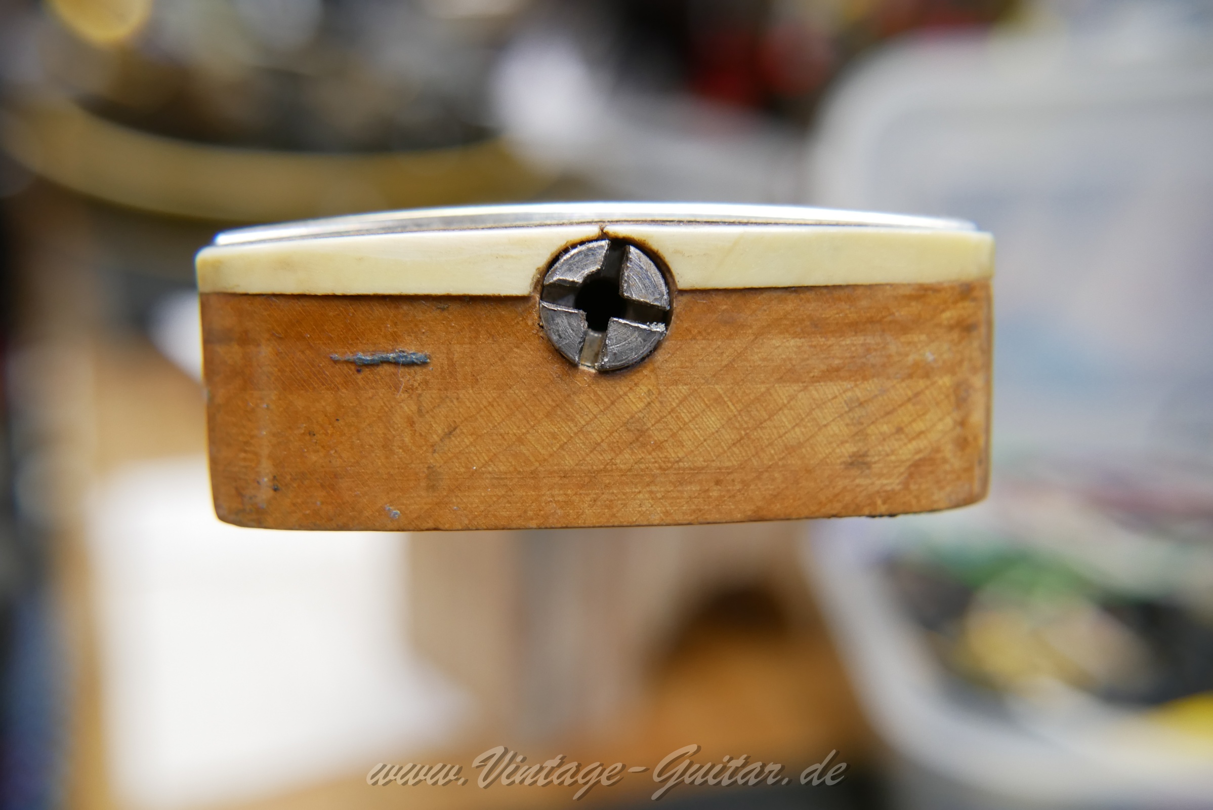 img/vintage/6065/fender_jazzbass_lpb_1966_USA-22.jpg