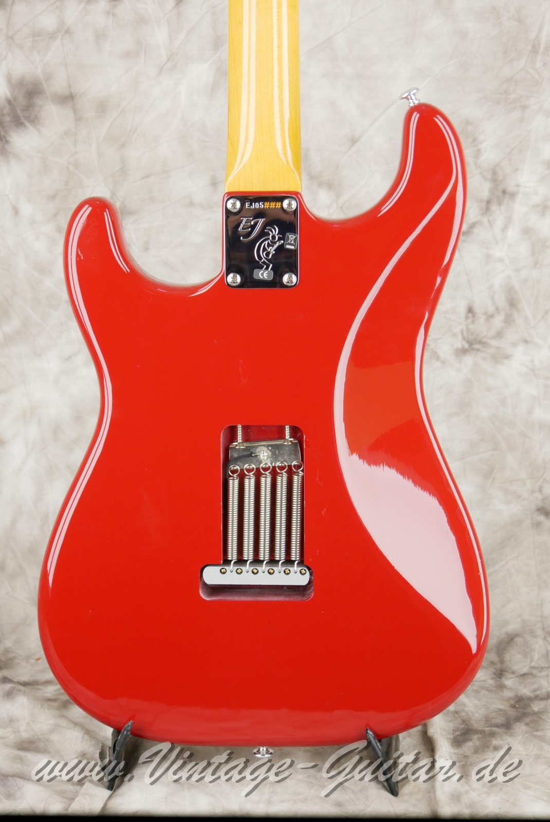 img/vintage/6066/Fender_Stratocaster_Eric_Johnson_dakota_red_rosewood_board_USA_2011-008.JPG