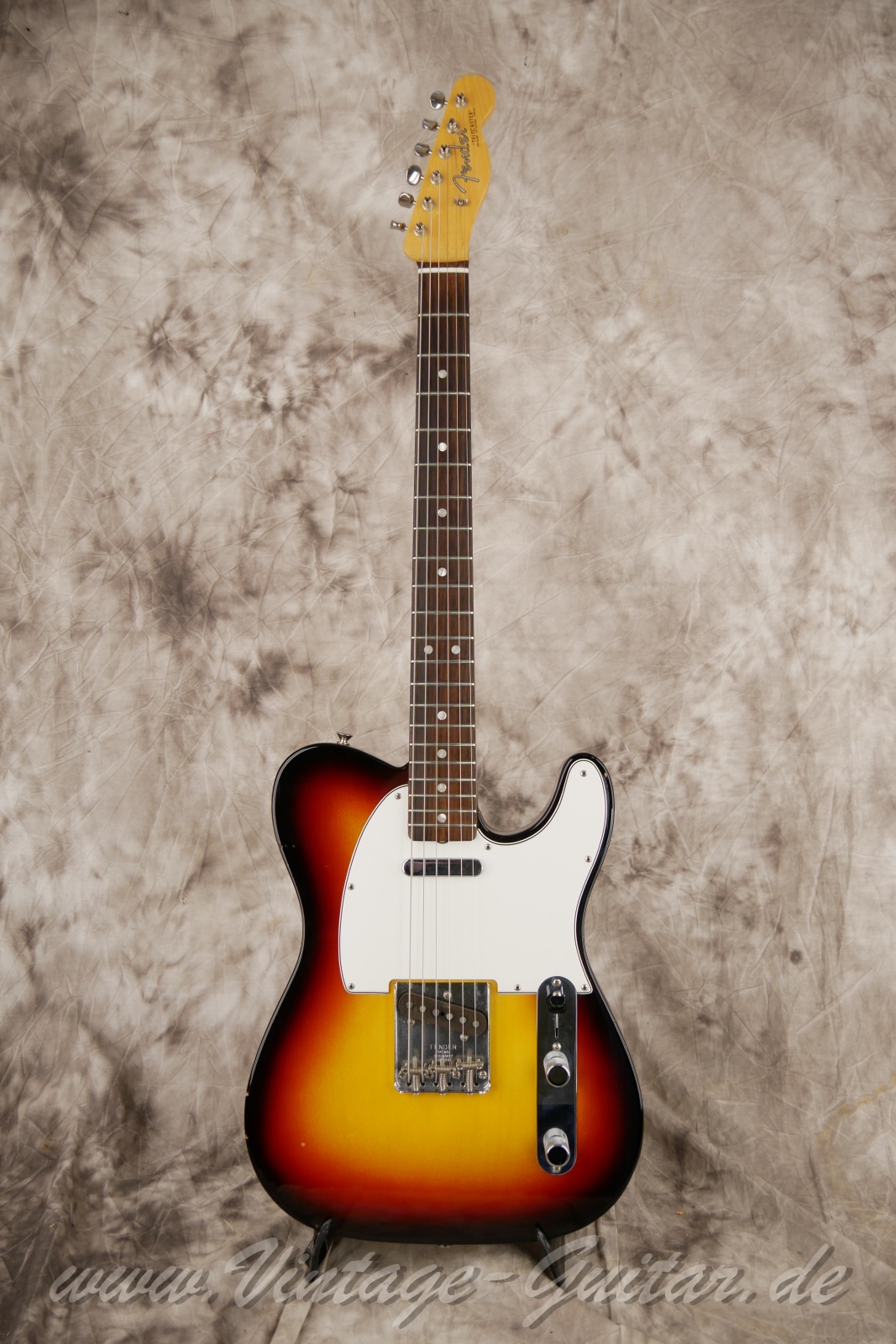 img/vintage/6080/Fender-Telecaster-AVRI-American-Vintage-Reissue-64-2012-sunburst-01.jpg