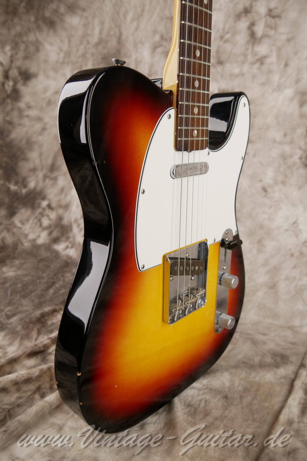 img/vintage/6080/Fender-Telecaster-AVRI-American-Vintage-Reissue-64-2012-sunburst-09.jpg