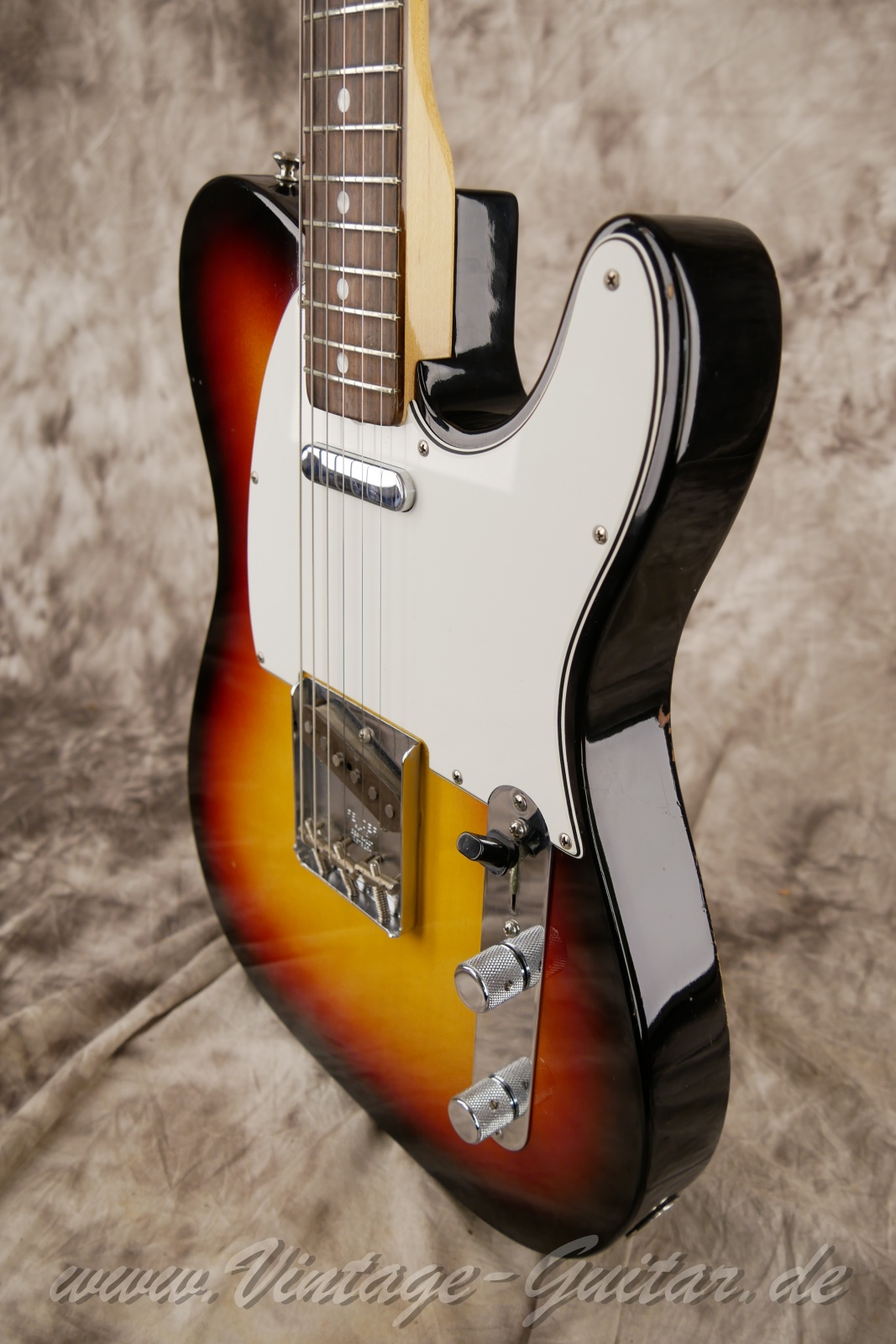 img/vintage/6080/Fender-Telecaster-AVRI-American-Vintage-Reissue-64-2012-sunburst-10.jpg