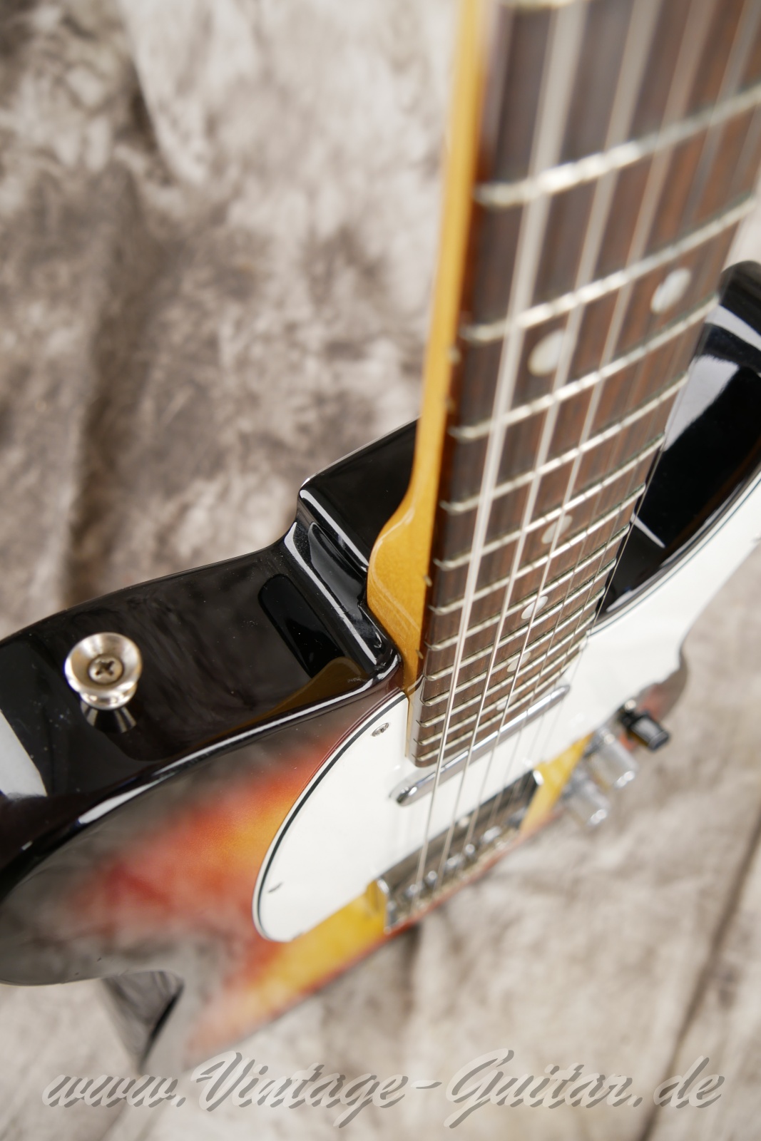 img/vintage/6080/Fender-Telecaster-AVRI-American-Vintage-Reissue-64-2012-sunburst-13.jpg