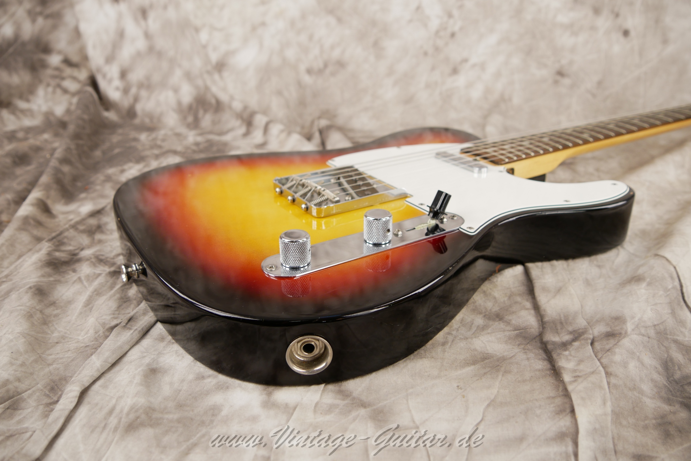 img/vintage/6080/Fender-Telecaster-AVRI-American-Vintage-Reissue-64-2012-sunburst-15.jpg