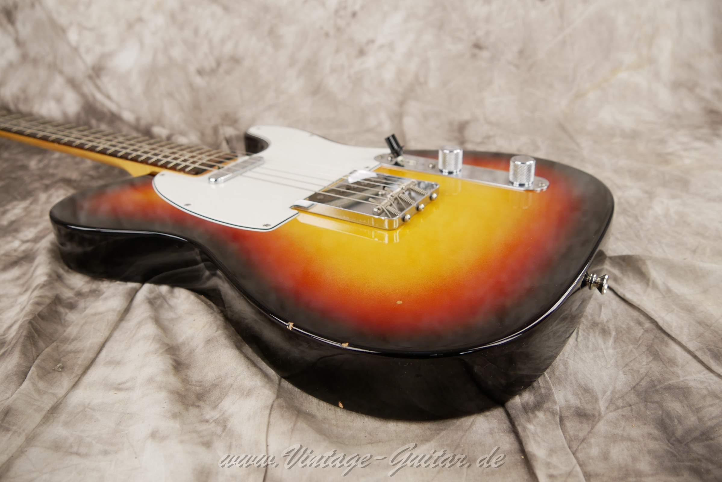img/vintage/6080/Fender-Telecaster-AVRI-American-Vintage-Reissue-64-2012-sunburst-16.jpg