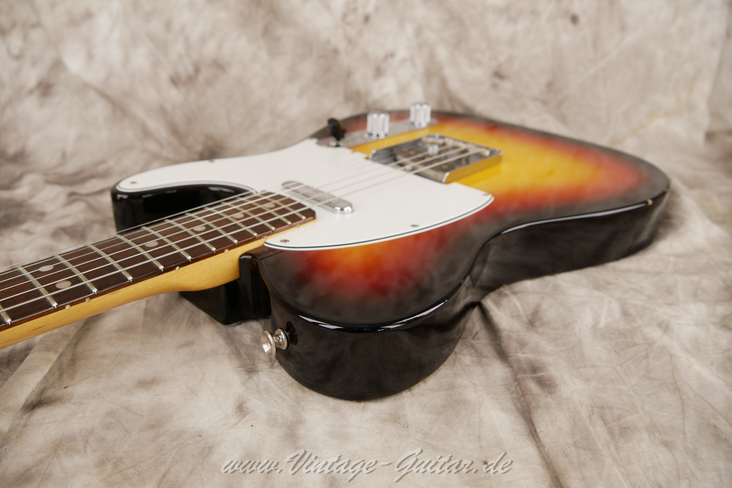 img/vintage/6080/Fender-Telecaster-AVRI-American-Vintage-Reissue-64-2012-sunburst-18.jpg