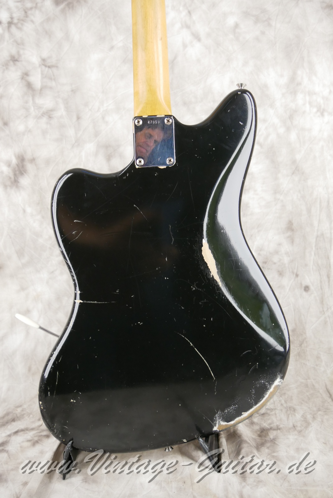 img/vintage/6082/Fender_Jazzmaster_refinished_black_1961-008.jpg