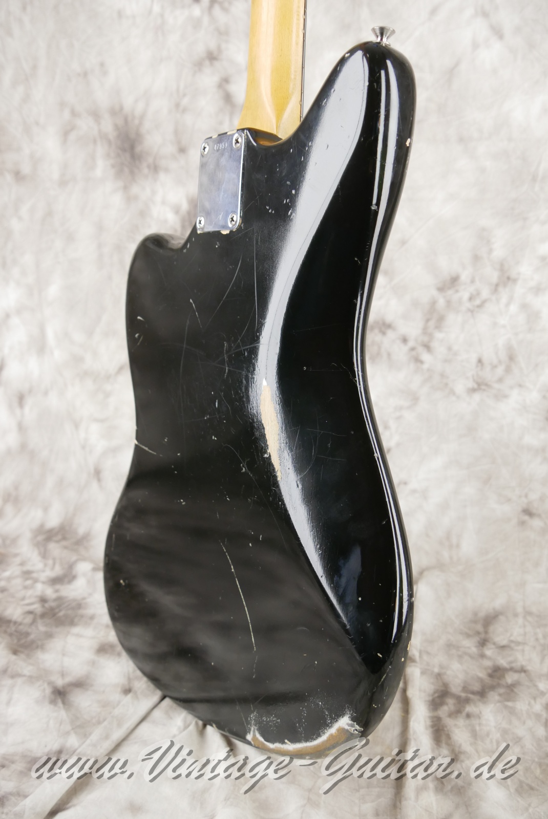 img/vintage/6082/Fender_Jazzmaster_refinished_black_1961-016.jpg