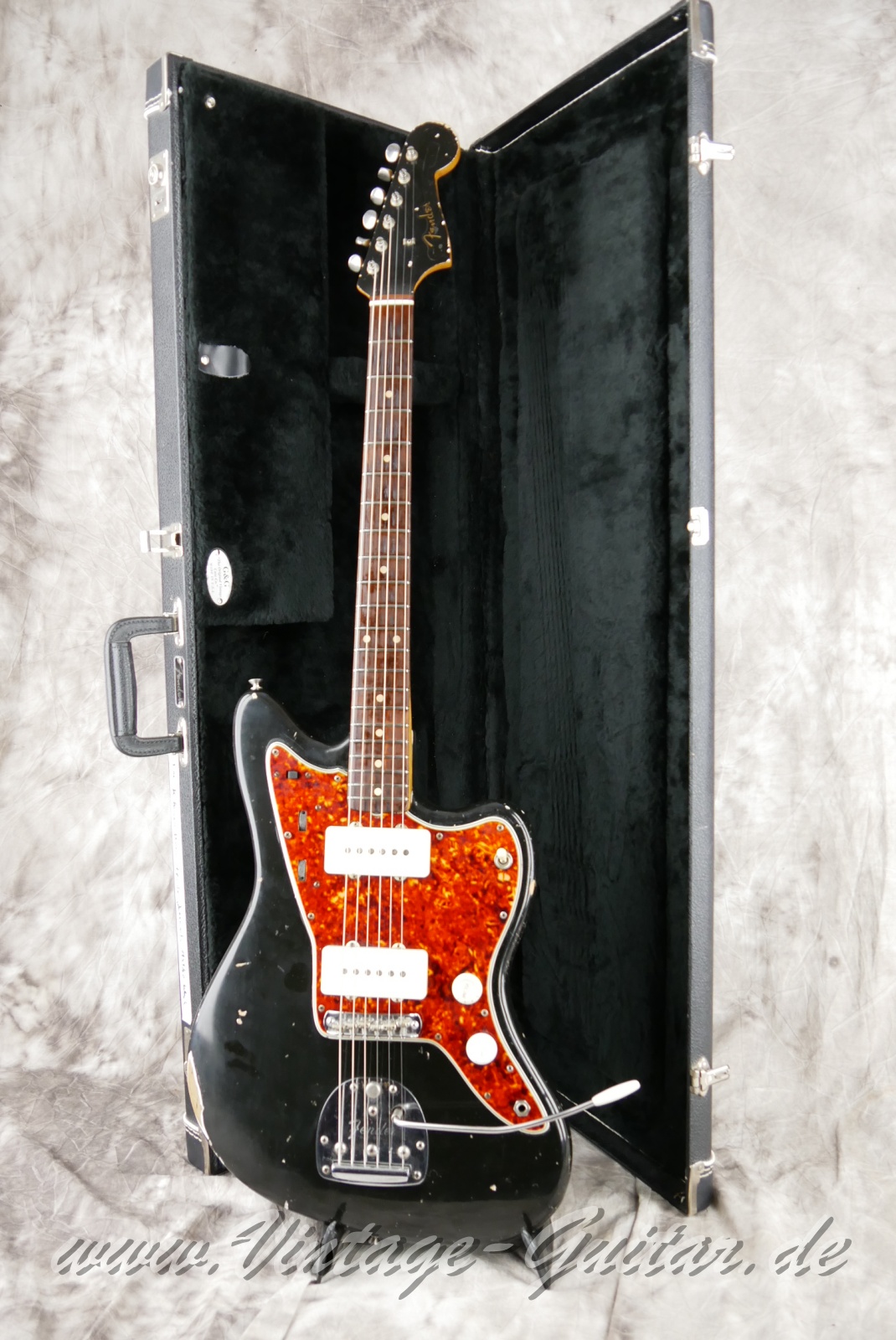 img/vintage/6082/Fender_Jazzmaster_refinished_black_1961-037.jpg