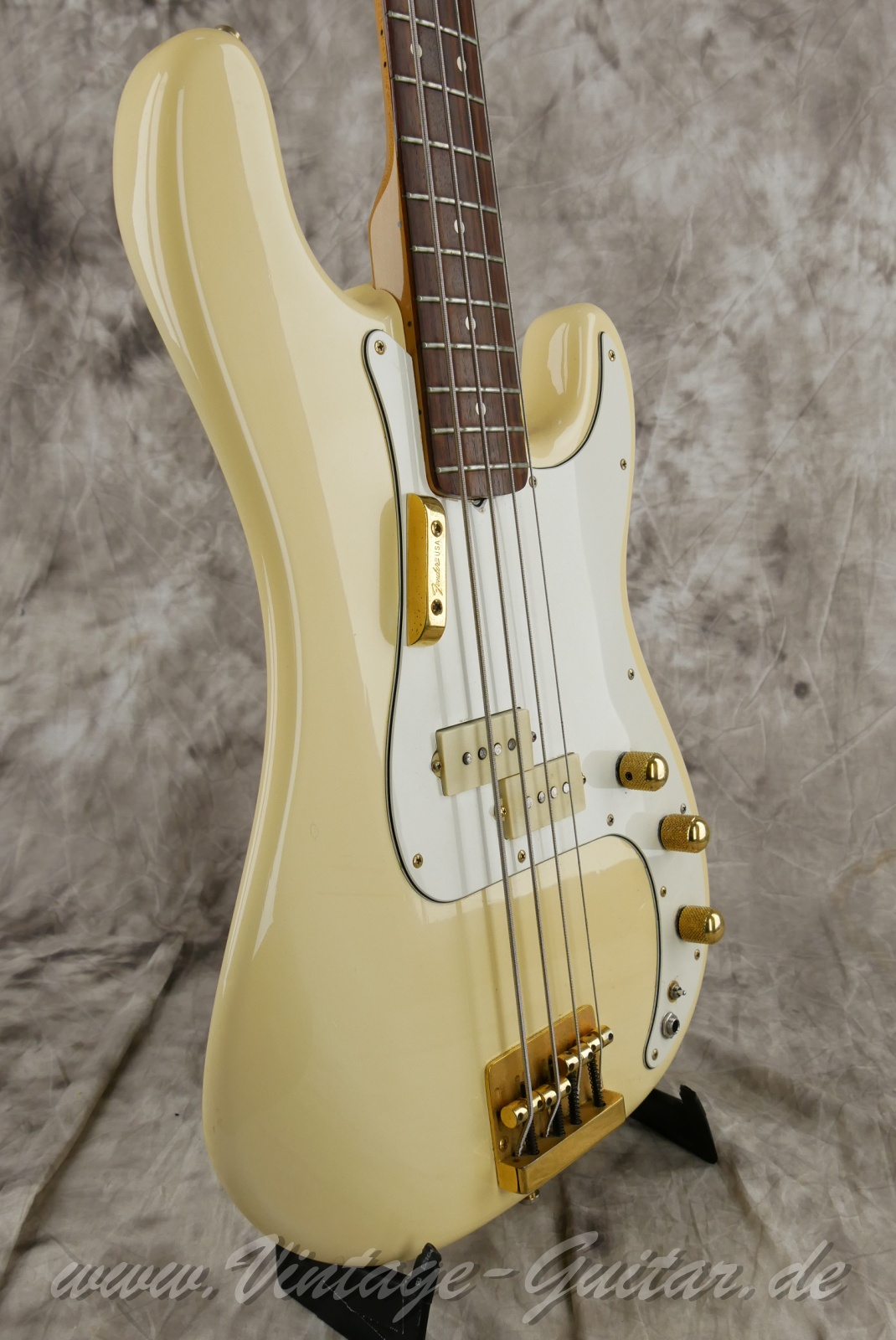 img/vintage/6083/fender_precision_bass_special_olympic_white_1982_usa-09.jpg