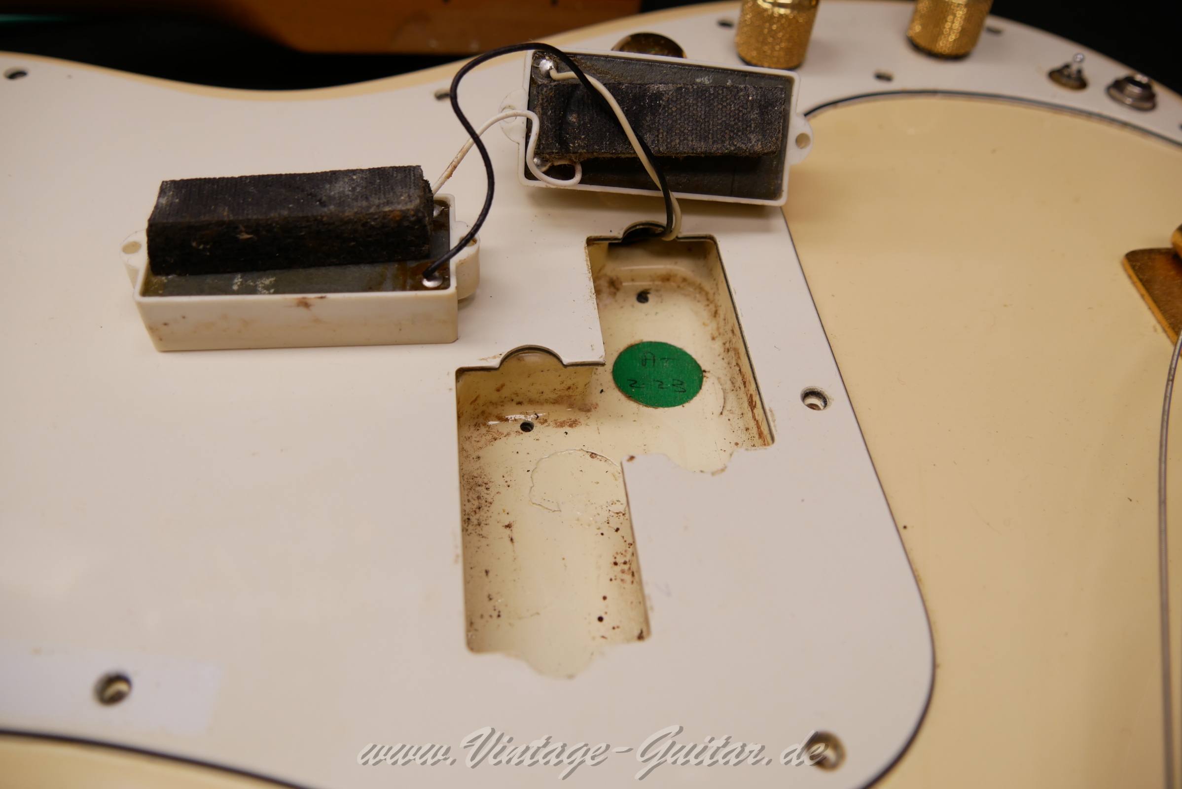 img/vintage/6083/fender_precision_bass_special_olympic_white_1982_usa-15.jpg