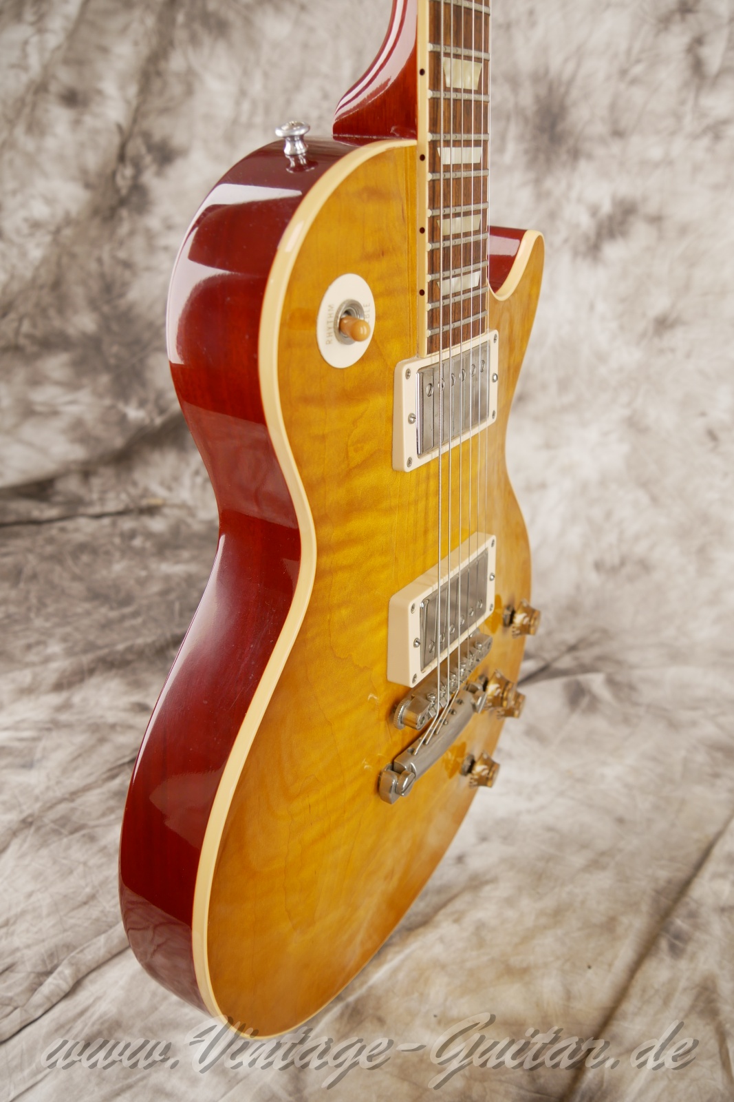 img/vintage/6086/Gibson-Les-Paul-CH-LPR8-LF-Custom-Shop-2011-honeyburst-09.jpg