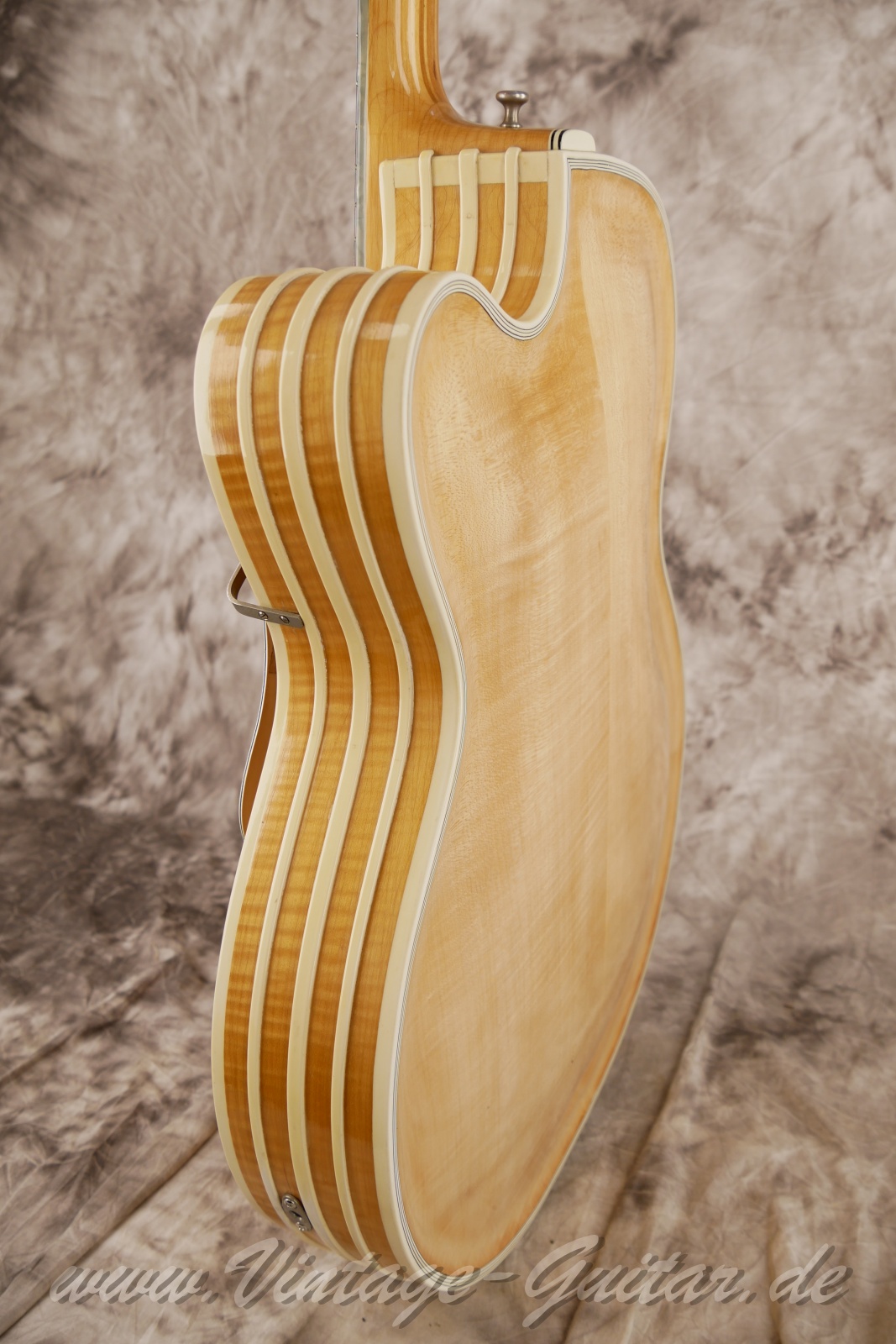 img/vintage/6087/Artur-Lang-Super-De-Luxe-Masterpiece-Archtop-1950c.-natural-11.jpg