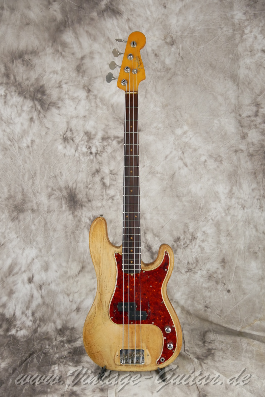 img/vintage/6117/Fender-Precision-Bass-pre-CBS-body-stripped-1963-natural-01.jpg