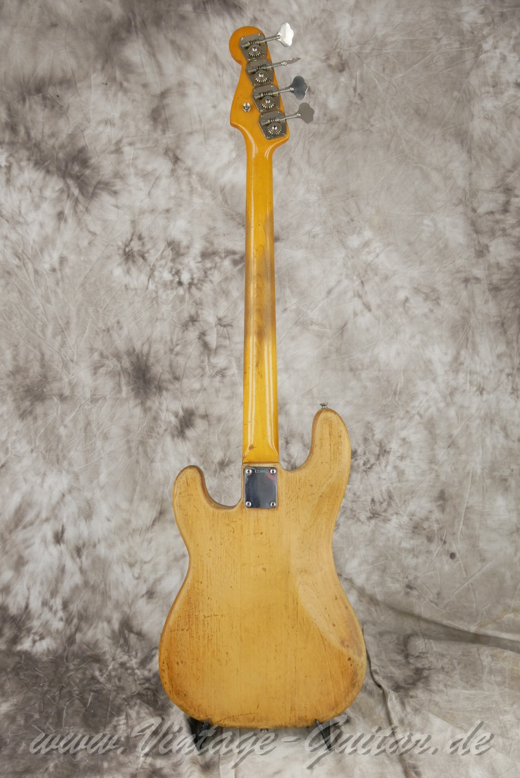 img/vintage/6117/Fender-Precision-Bass-pre-CBS-body-stripped-1963-natural-02.jpg