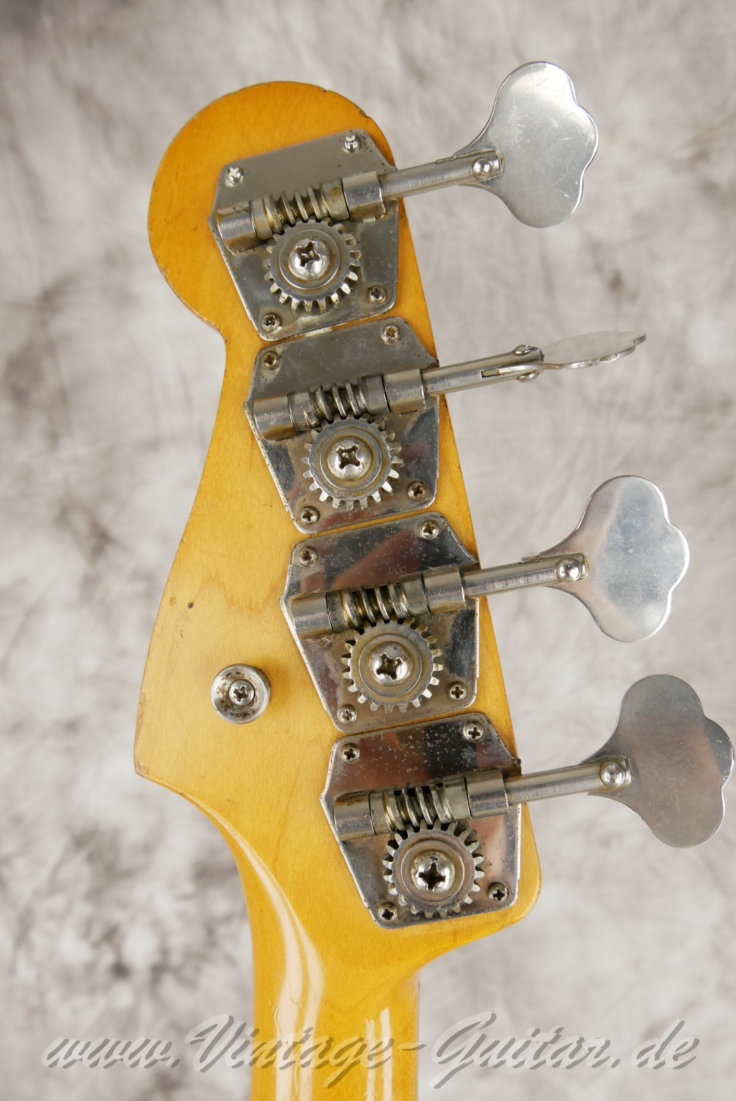 img/vintage/6117/Fender-Precision-Bass-pre-CBS-body-stripped-1963-natural-04.jpg
