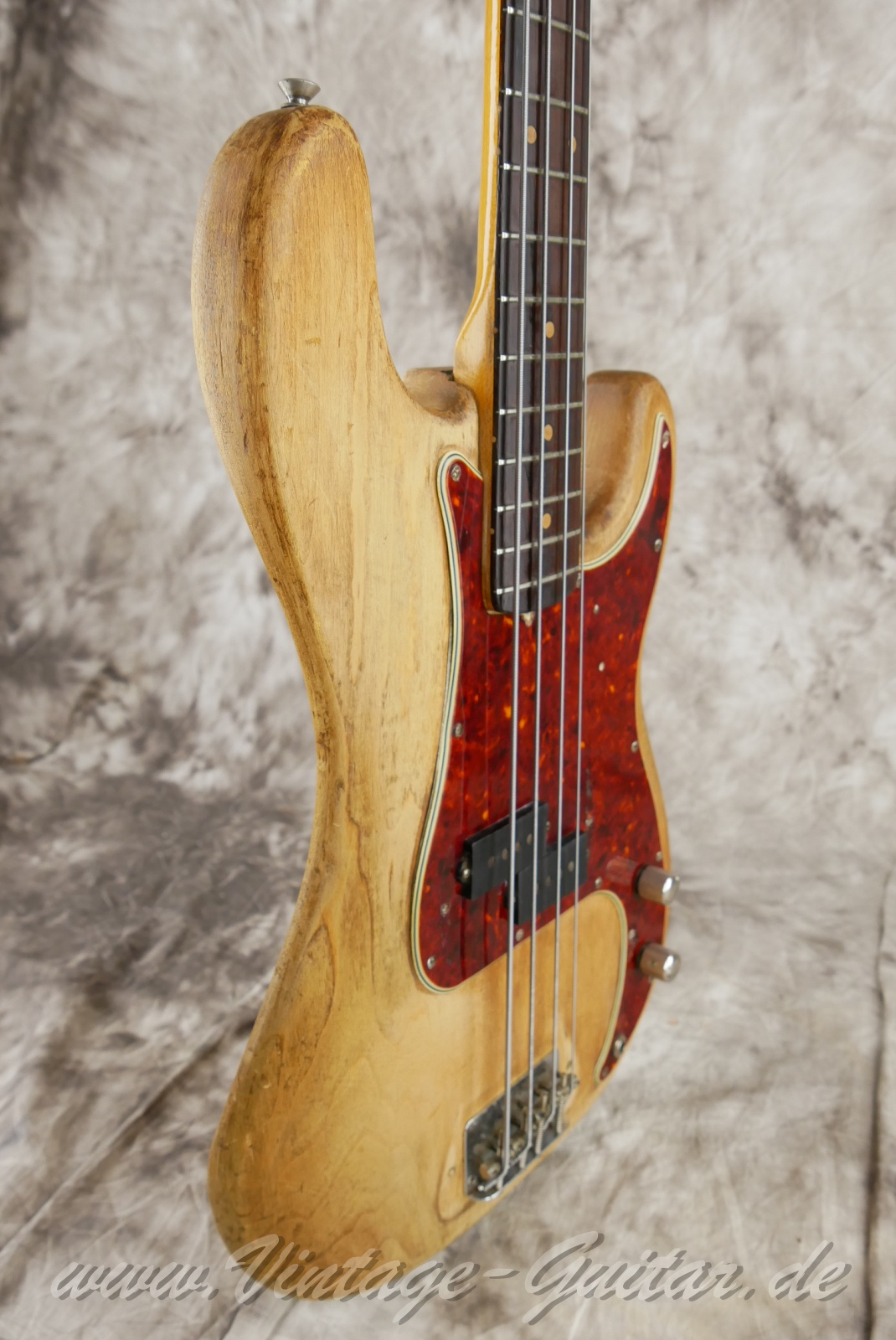 img/vintage/6117/Fender-Precision-Bass-pre-CBS-body-stripped-1963-natural-09.jpg